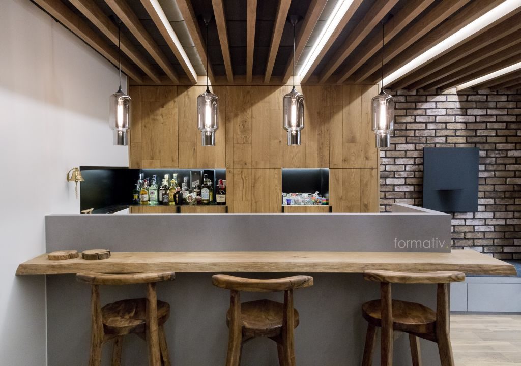 Drewniany bar loftowy / Projekt: Formative
